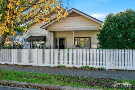 72 River St, Newport, VIC 3015