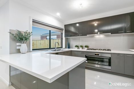Property photo of 95 Henry Street Pakenham VIC 3810