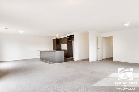 Property photo of 198 Riversdale Drive Tarneit VIC 3029