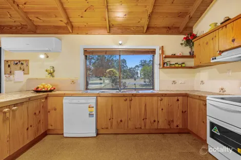 Property photo of 6 Caledonian Road Thagoona QLD 4306