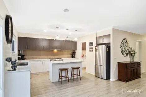 Property photo of 17 Clifton Circuit Tarneit VIC 3029