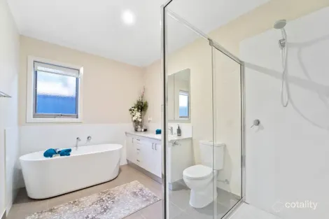 Property photo of 17 Clifton Circuit Tarneit VIC 3029