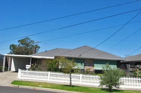Property photo of 8 Nissen Court Seaholme VIC 3018