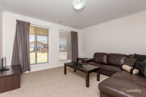 Property photo of 5 Tahara Crescent Estella NSW 2650