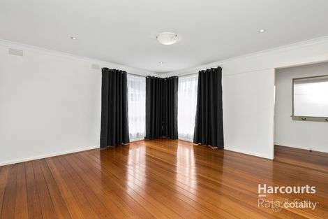 Property photo of 38 Sandhurst Crescent Bundoora VIC 3083