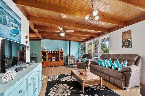 Property photo of 14 Christopher Court Lakes Entrance VIC 3909