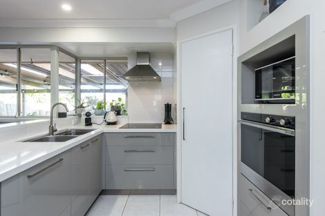 Property photo of 4 Gradient Way Beldon WA 6027