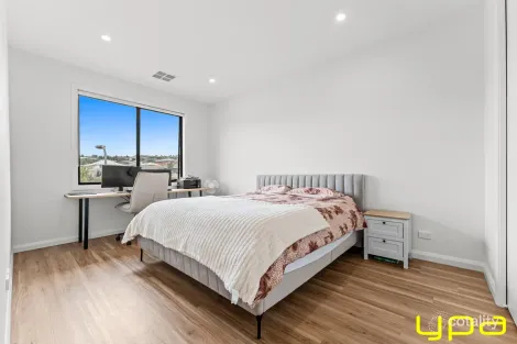 Property photo of 22 Horsetail Way Drouin VIC 3818