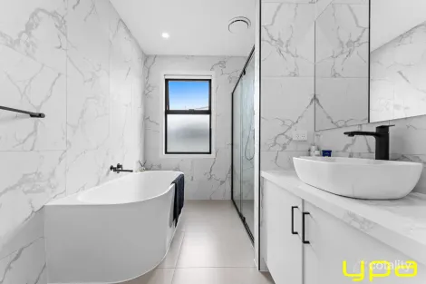 Property photo of 22 Horsetail Way Drouin VIC 3818