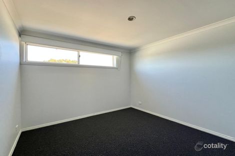 Property photo of 8 Pampas Lane Cairnlea VIC 3023