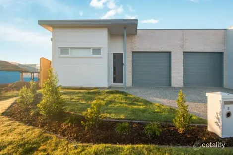 1/8 Gold Ave, Yarrabilba, QLD 4207