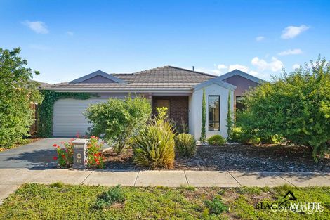 Property photo of 15 Parawong Parade Wyndham Vale VIC 3024