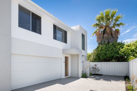 Property photo of 16 Endeavour Road Hillarys WA 6025