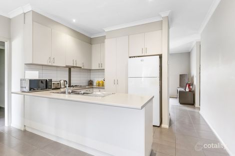 Property photo of 2/70 Thames Boulevard Werribee VIC 3030