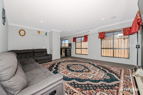Property photo of 16 Harker Esplanade Tarneit VIC 3029