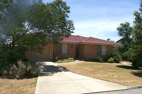 4 Chuditch Cl, Brookdale, WA 6112