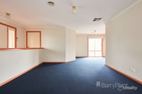Property photo of 4 Springhill Drive Cranbourne VIC 3977
