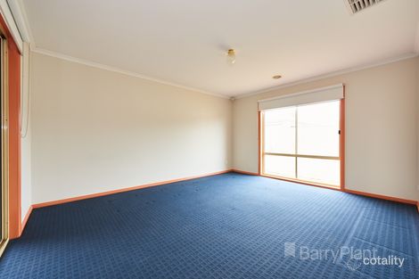 Property photo of 4 Springhill Drive Cranbourne VIC 3977