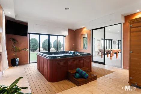 Property photo of 23 Wendover Crescent Hillside VIC 3037
