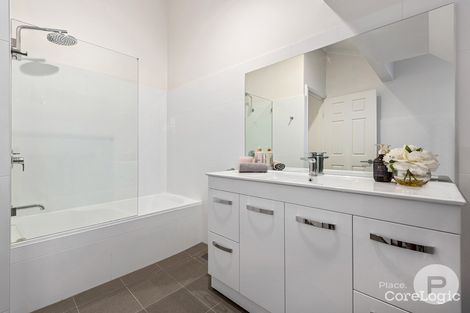 Property photo of 3/7 Miles Street Hawthorne QLD 4171