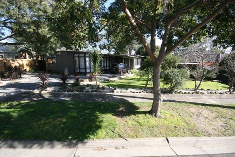 41 Blazey Rd, Croydon South, VIC 3136