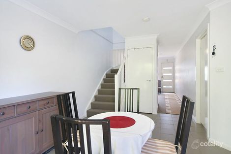 Property photo of 2/8 Angophora Drive Warabrook NSW 2304