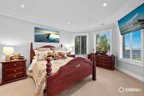Property photo of 25 Lawrence Drive Berwick VIC 3806