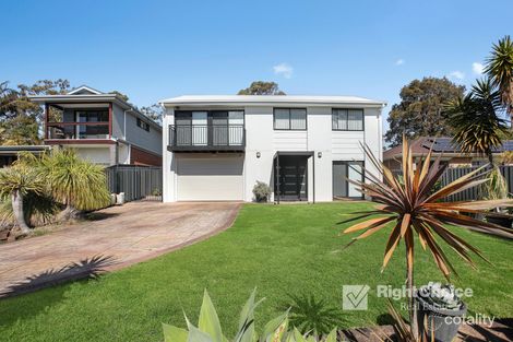 Property photo of 11 Nakina Place Oak Flats NSW 2529