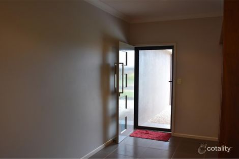 13 Sunbird Ct, Rocky Point, QLD 4874