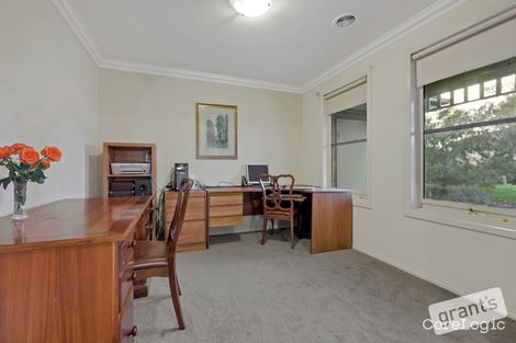 Property photo of 9 Whisken Way Berwick VIC 3806