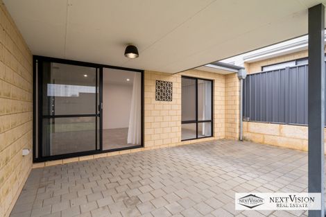 4 Melbourne Loop, Hammond Park, WA 6164