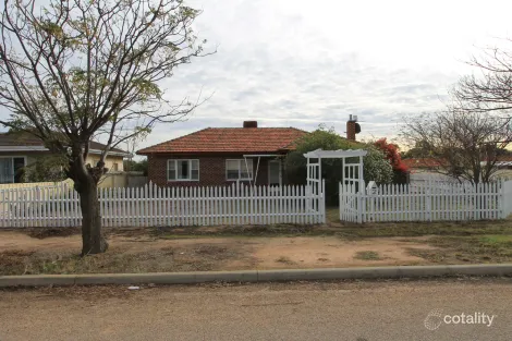 Property photo of 2 Hill Street Merredin WA 6415