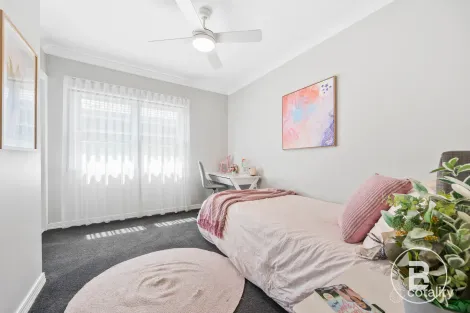 Property photo of 253 Dowling Street Wendouree VIC 3355