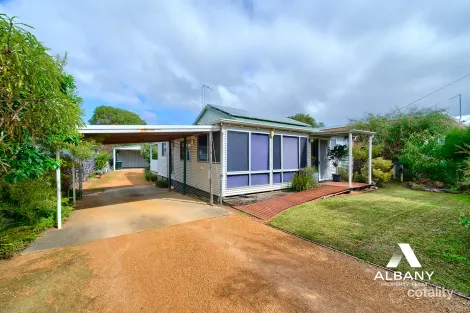 Property photo of 35 Mermaid Avenue Emu Point WA 6330