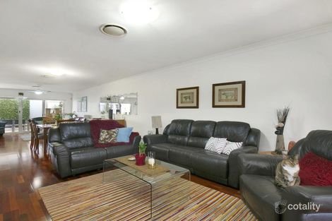 Property photo of 21 Greenway Circuit Mount Ommaney QLD 4074