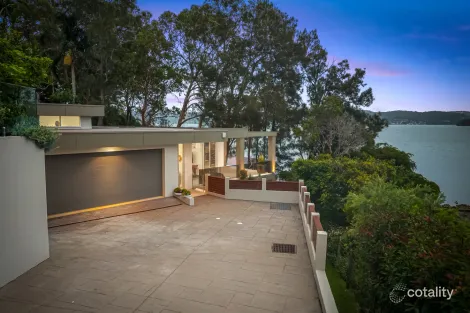 297 Avoca Dr, Green Point, NSW 2251