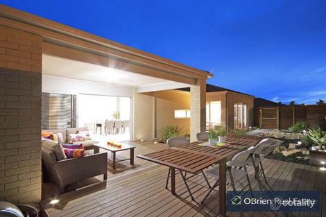 Property photo of 4 Evesham Street Cranbourne North VIC 3977