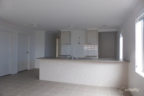 Property photo of 20 Risdon Circuit Tarneit VIC 3029