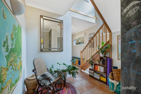 Property photo of 32 Brand Street Hughes ACT 2605