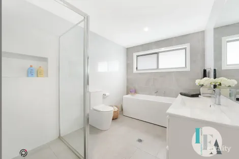 Property photo of 7 McNevin Close Calderwood NSW 2527