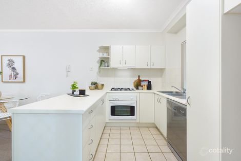 Property photo of 2/75 Riding Road Hawthorne QLD 4171