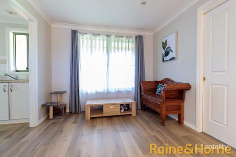 Property photo of 3 Kookaburra Close Dubbo NSW 2830