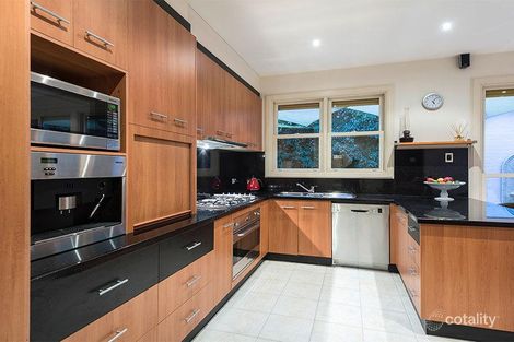 Property photo of 11 Ross Street Bentleigh VIC 3204
