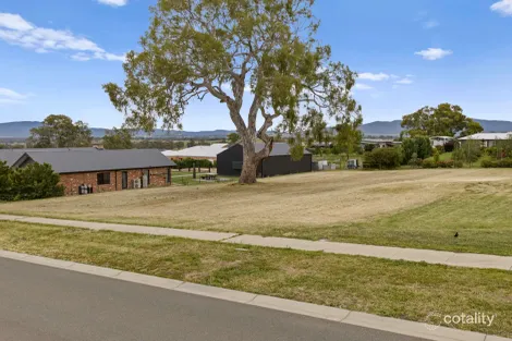 33 Donovans Way, Mansfield, VIC 3722