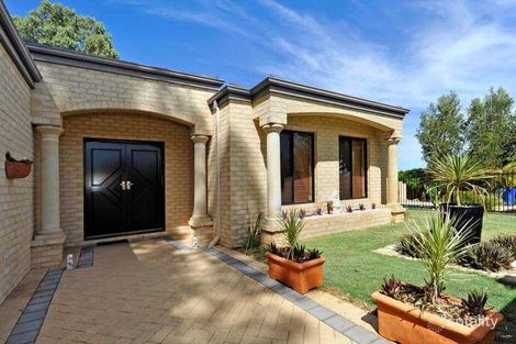 11 Lakeside Dr, Helena Valley, WA 6056