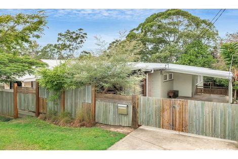 60 Burns Pde, Chapel Hill, QLD 4069