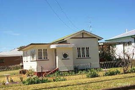 18 Esmond St, Rockville, QLD 4350