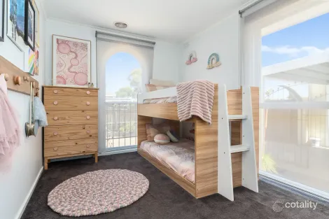 Property photo of 15 Benelong Crescent Seaford VIC 3198