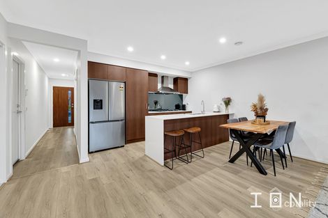 Property photo of 19 Compass Rise Hampton Park VIC 3976