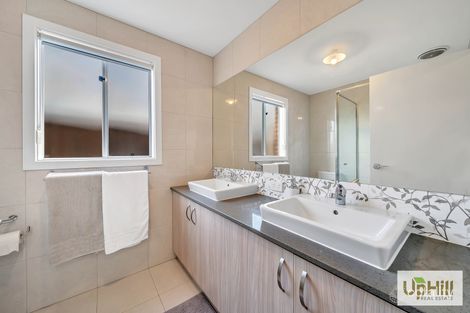 Property photo of 4 Mabillon Way Clyde North VIC 3978